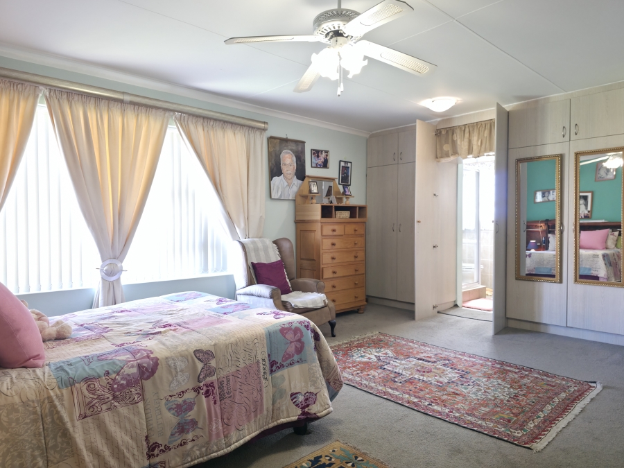 3 Bedroom Property for Sale in Wavecrest Eastern Cape